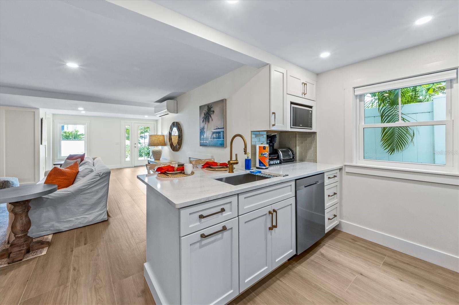 Image 12 of 51 For 112 Cedar Avenue