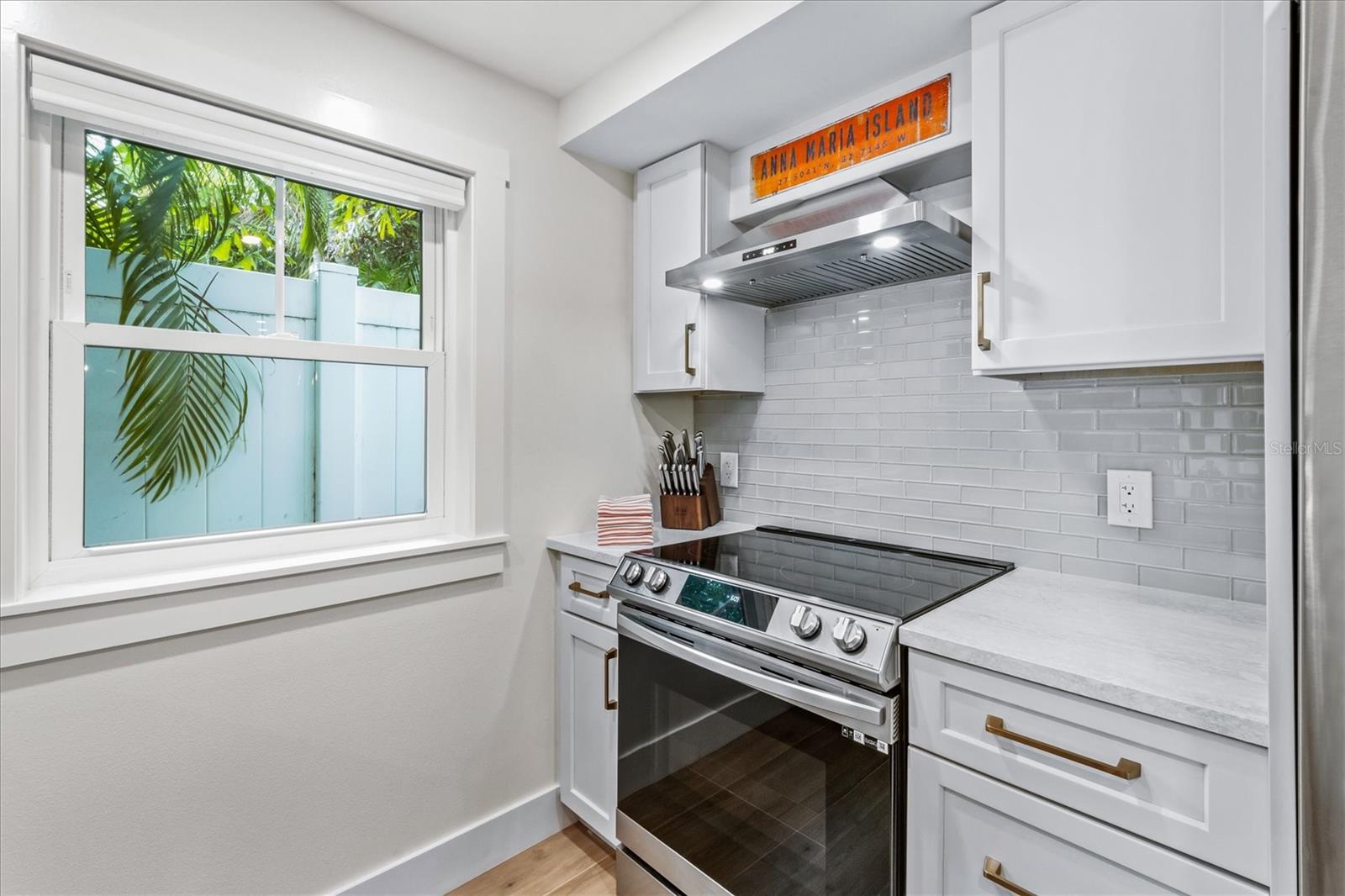 Image 15 of 51 For 112 Cedar Avenue