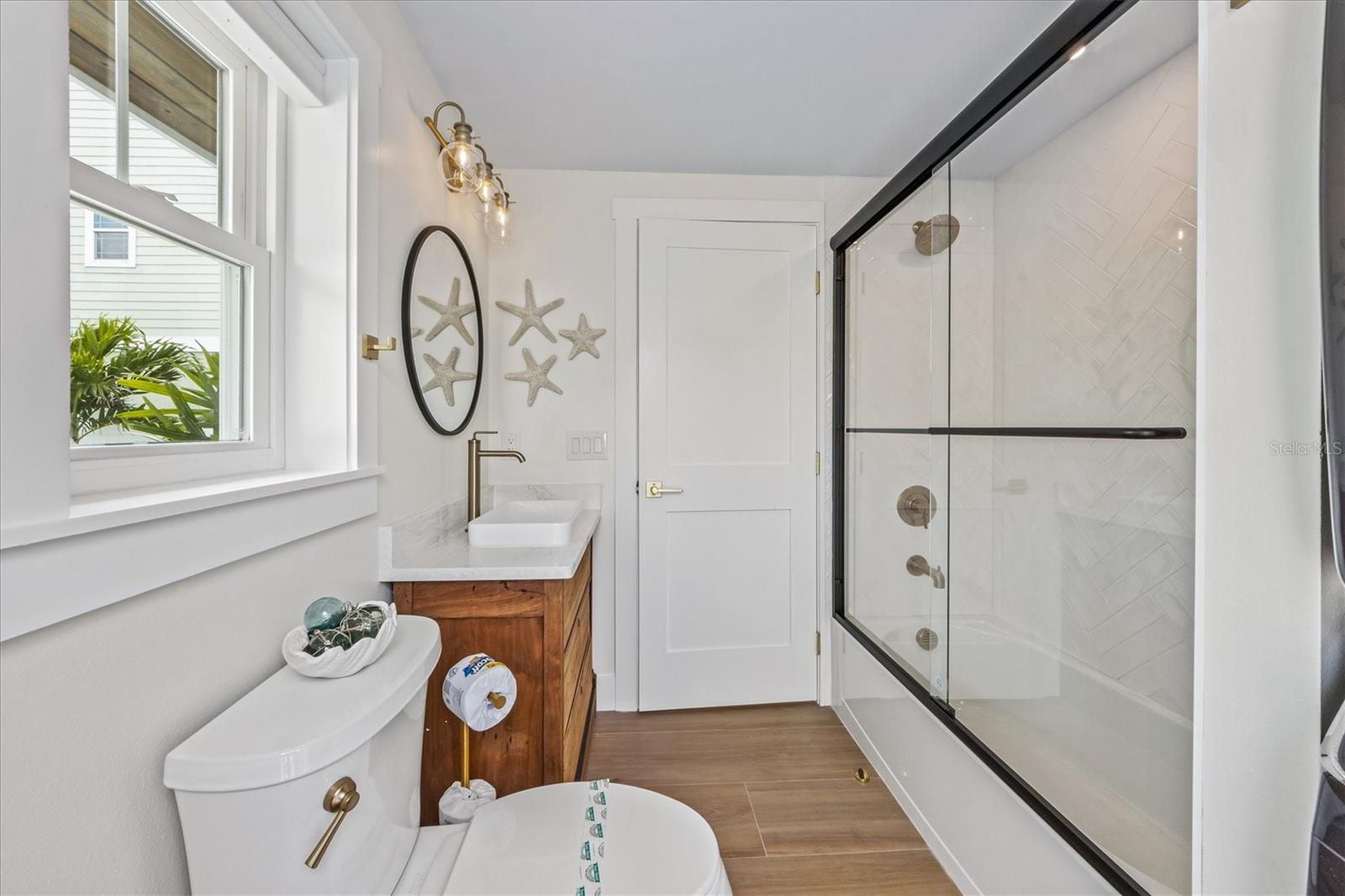 Image 16 of 51 For 112 Cedar Avenue