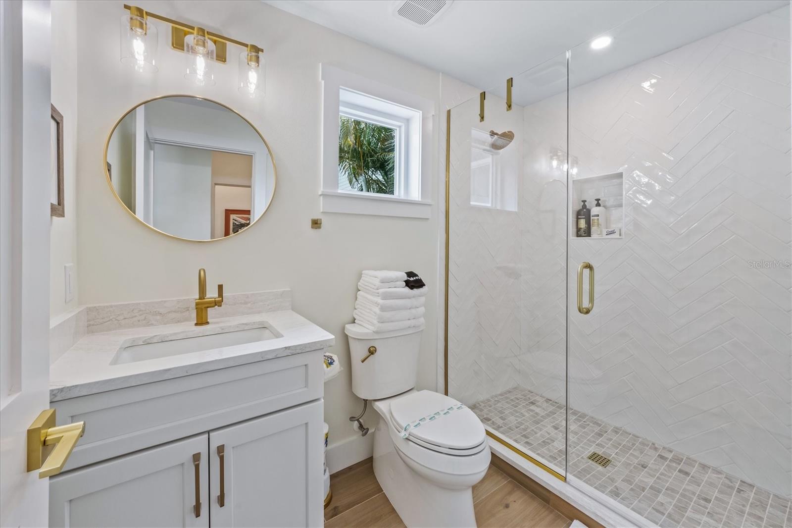 Image 19 of 51 For 112 Cedar Avenue