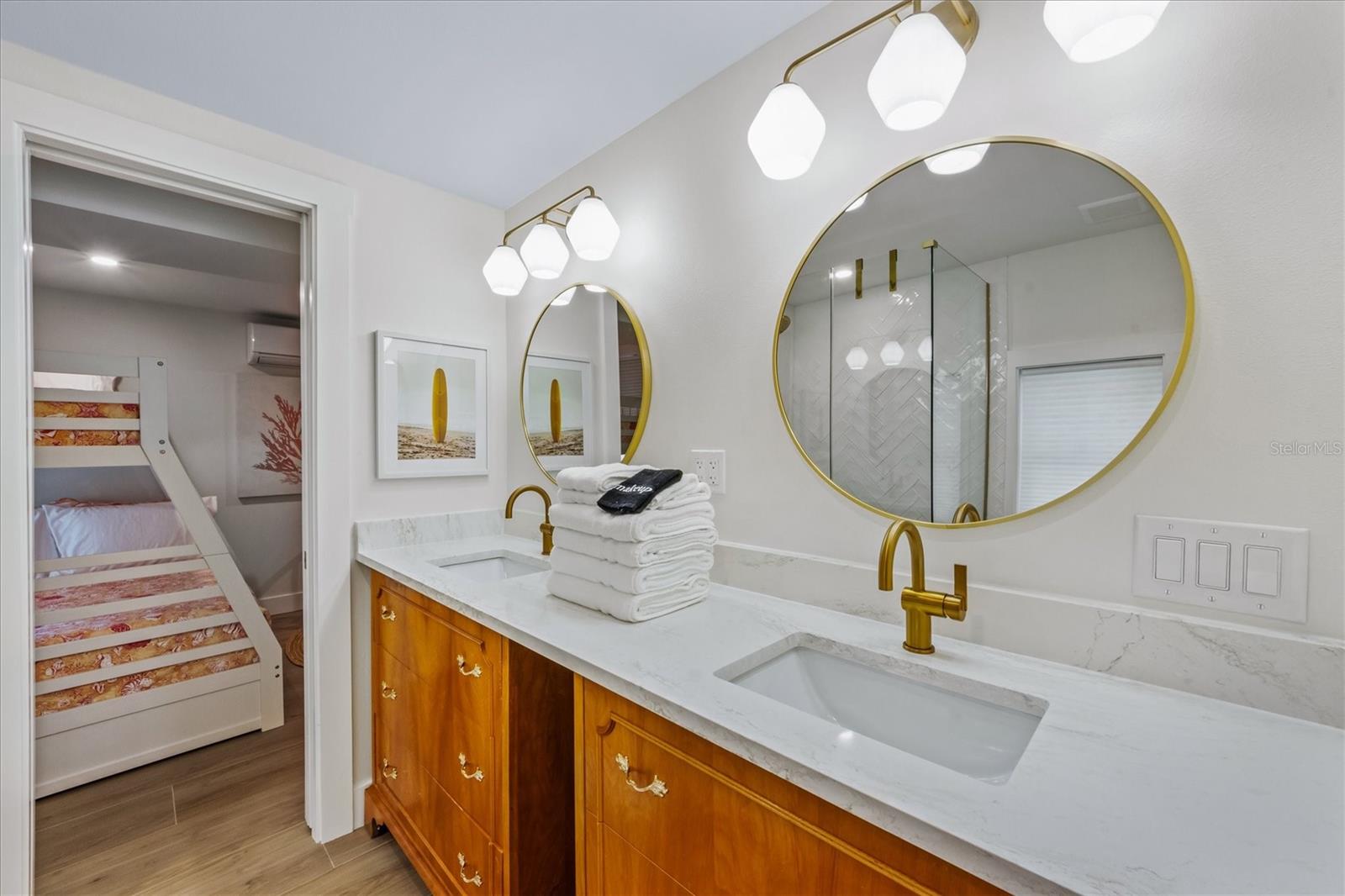 Image 25 of 51 For 112 Cedar Avenue