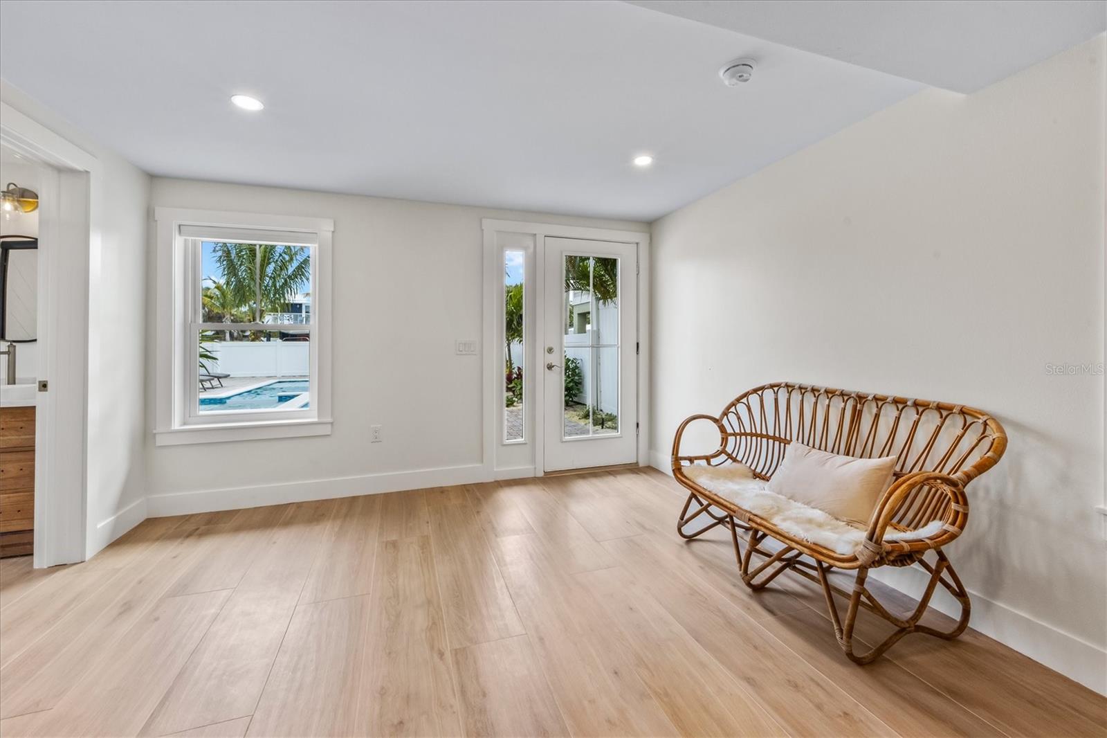 Image 5 of 51 For 112 Cedar Avenue