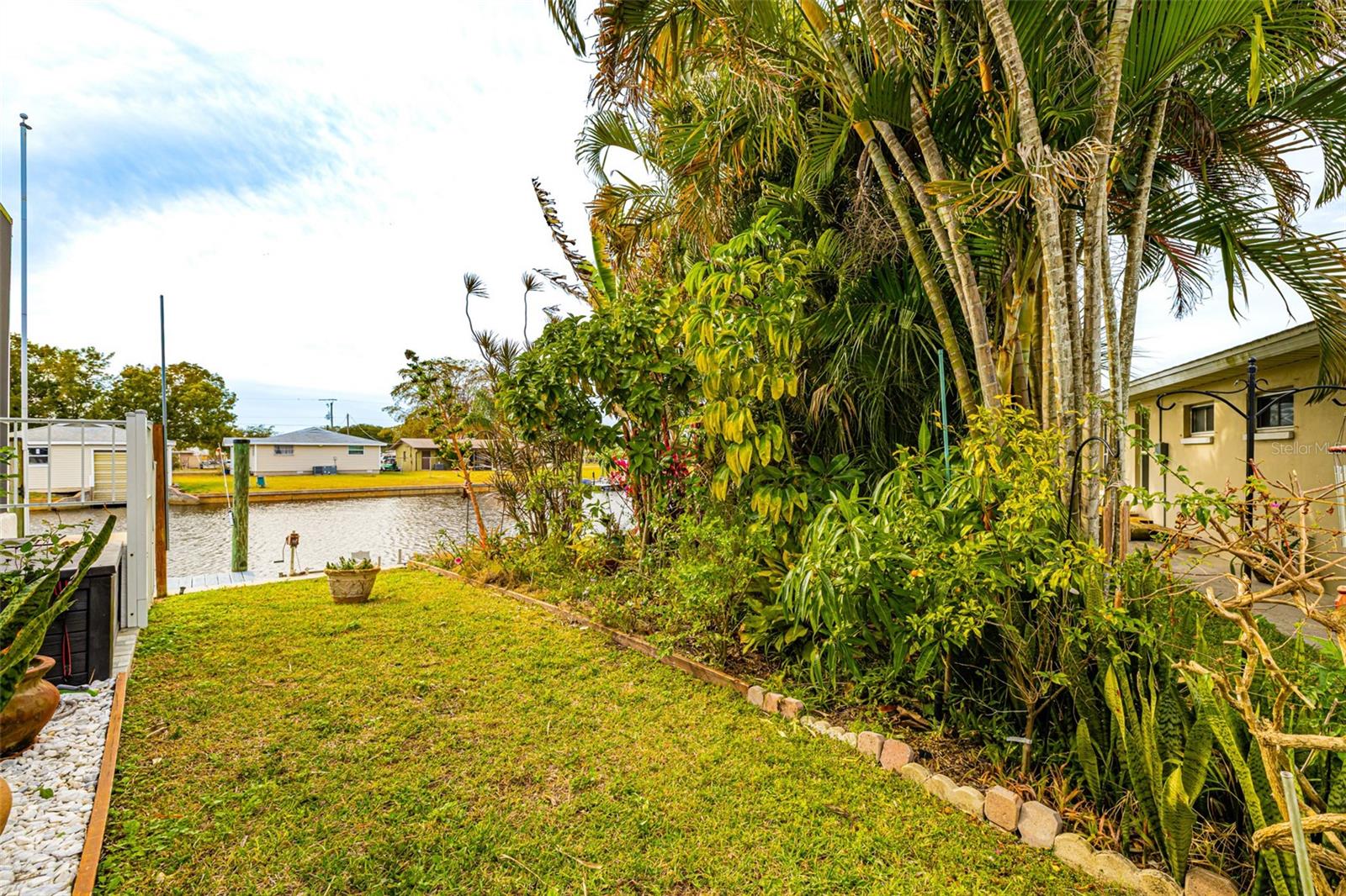 Listing photo id 62 for 2107 Saint Croix Avenue