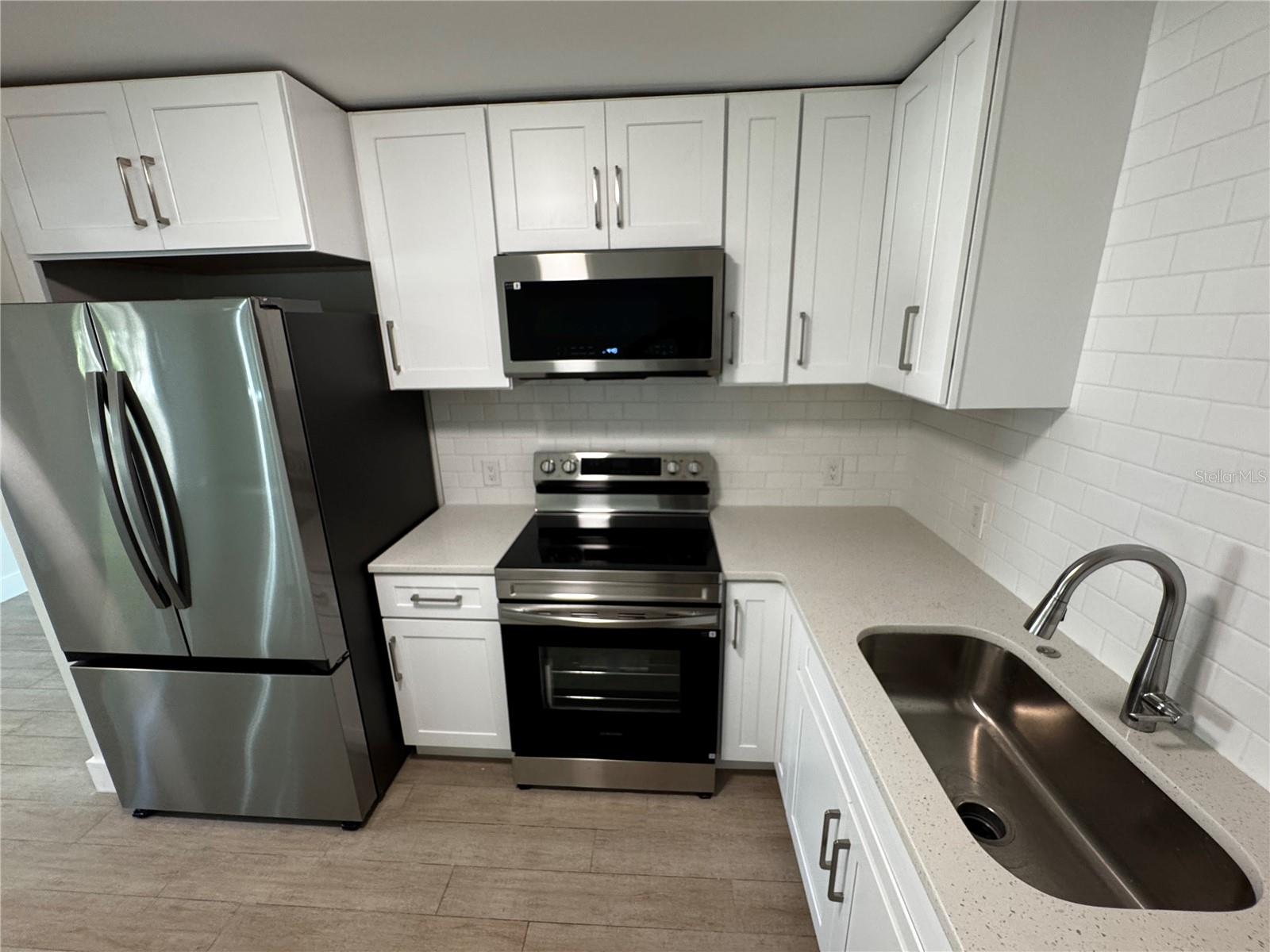 Image 10 of 22 For 3182 Hatton Street