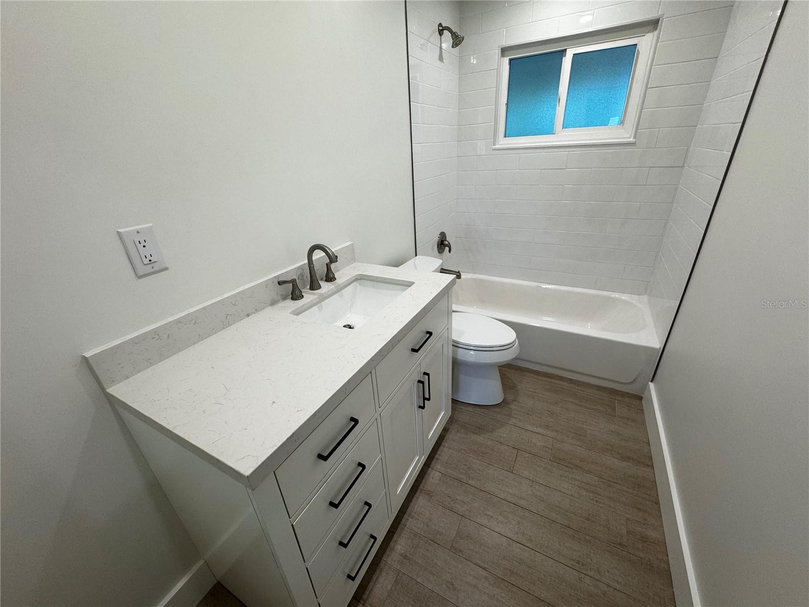 Image 17 of 22 For 3182 Hatton Street