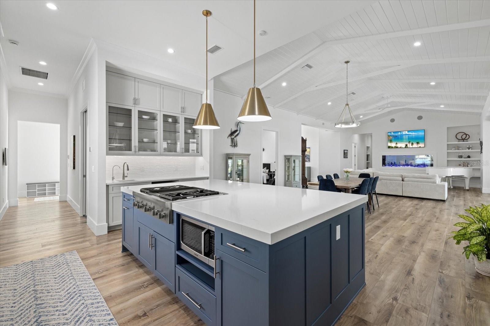 Listing photo id 11 for 1831 Rio Vista Terrace