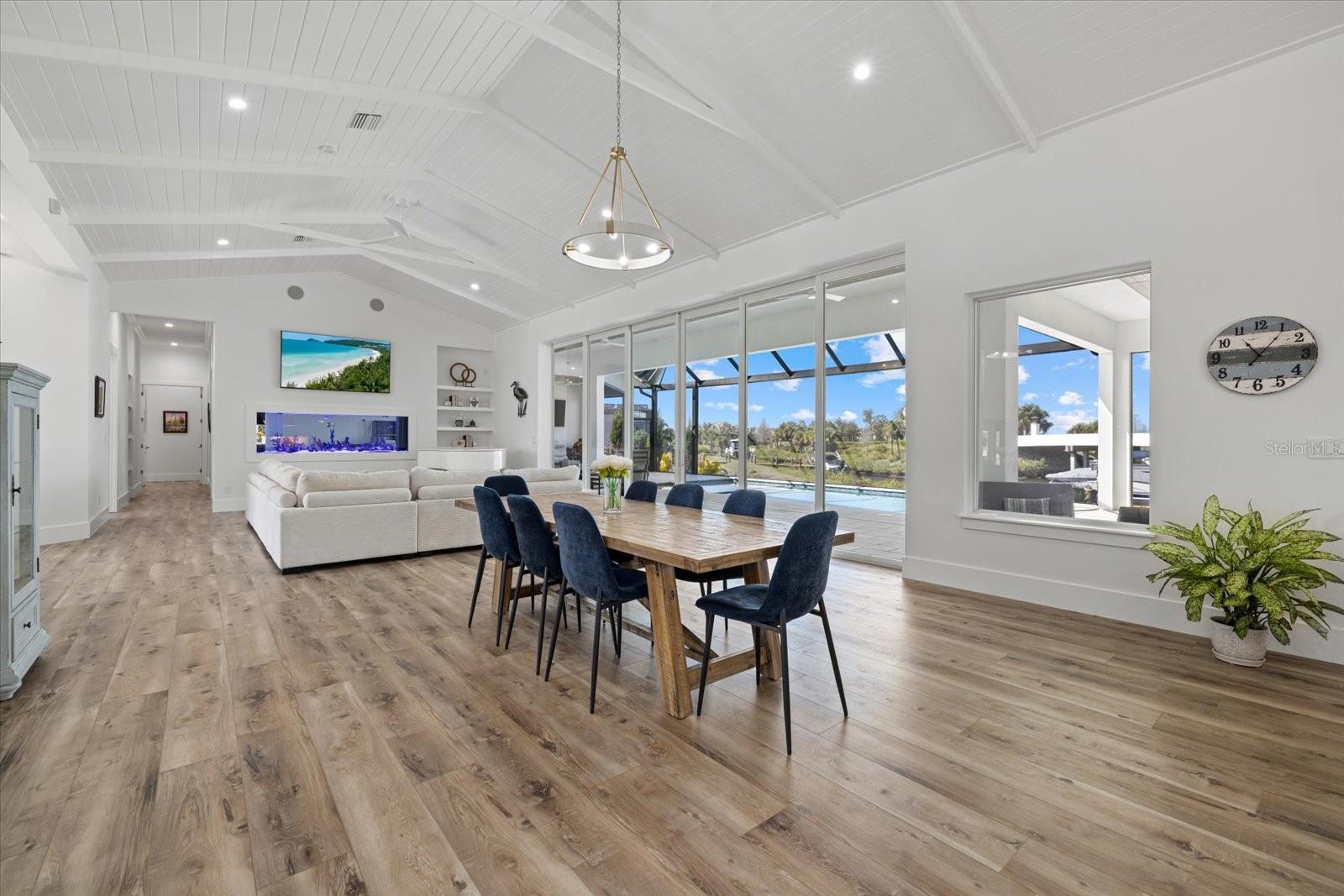 Listing photo id 18 for 1831 Rio Vista Terrace