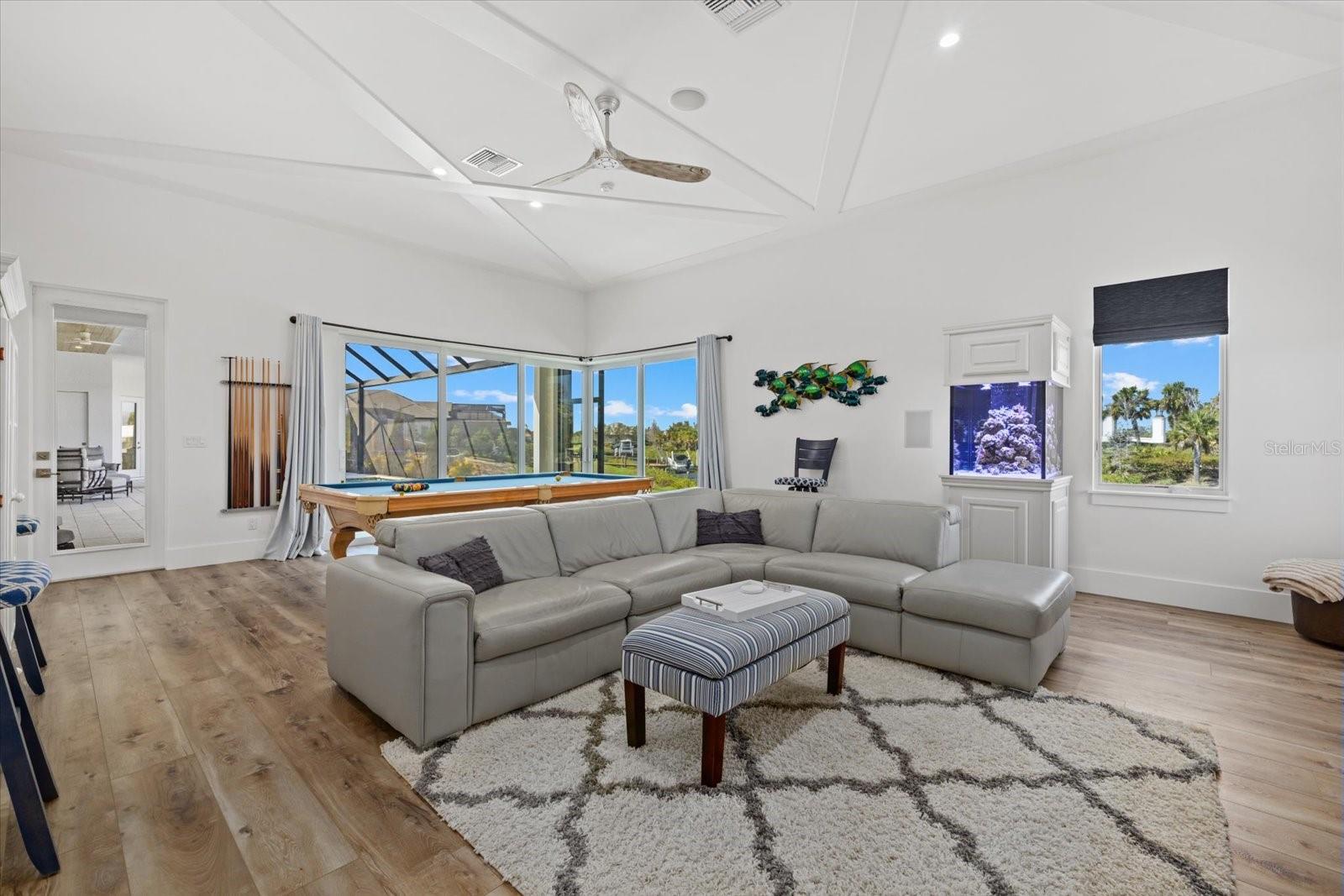 Listing photo id 25 for 1831 Rio Vista Terrace