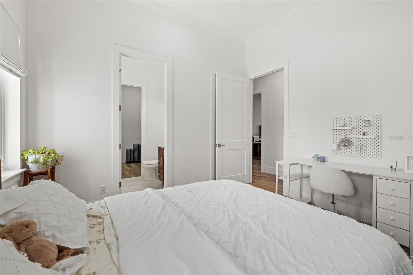 Listing photo id 37 for 1831 Rio Vista Terrace