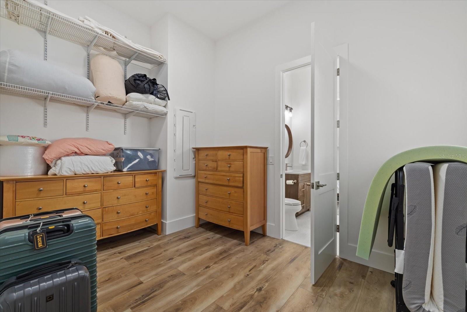 Listing photo id 48 for 1831 Rio Vista Terrace