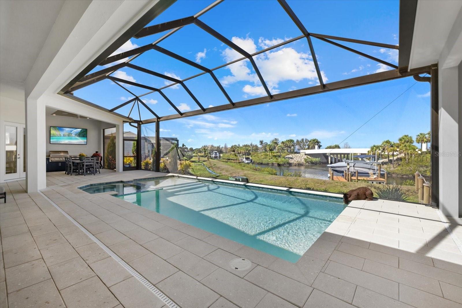 Listing photo id 52 for 1831 Rio Vista Terrace