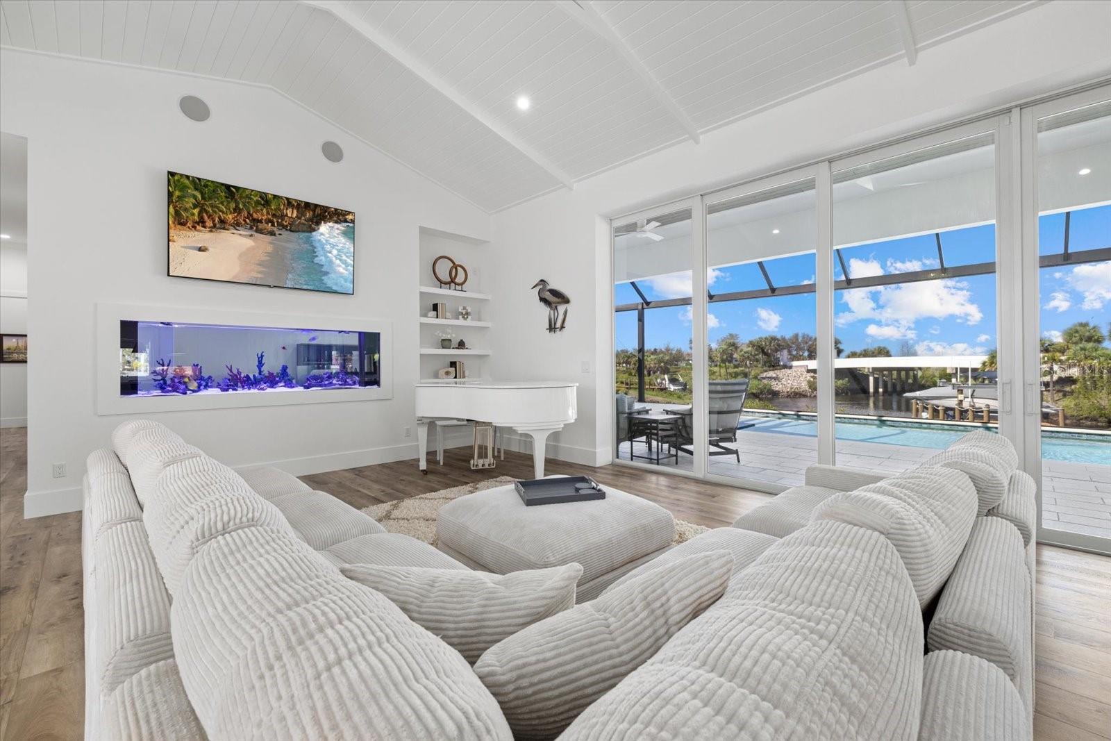 Listing photo id 4 for 1831 Rio Vista Terrace