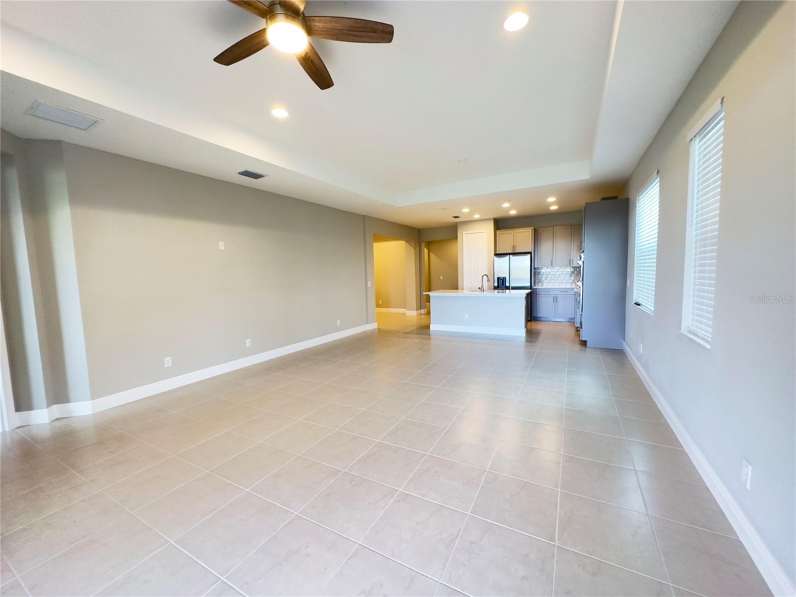 Image 4 of 21 For 10509 Klee Avenue