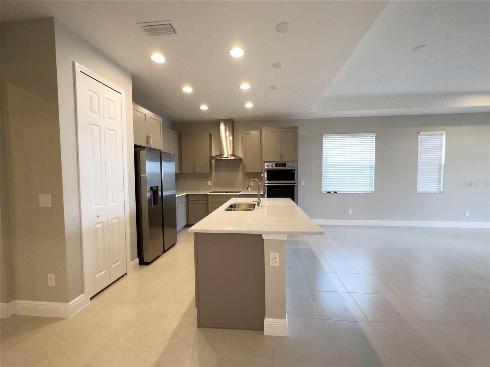 Image 8 of 21 For 10509 Klee Avenue