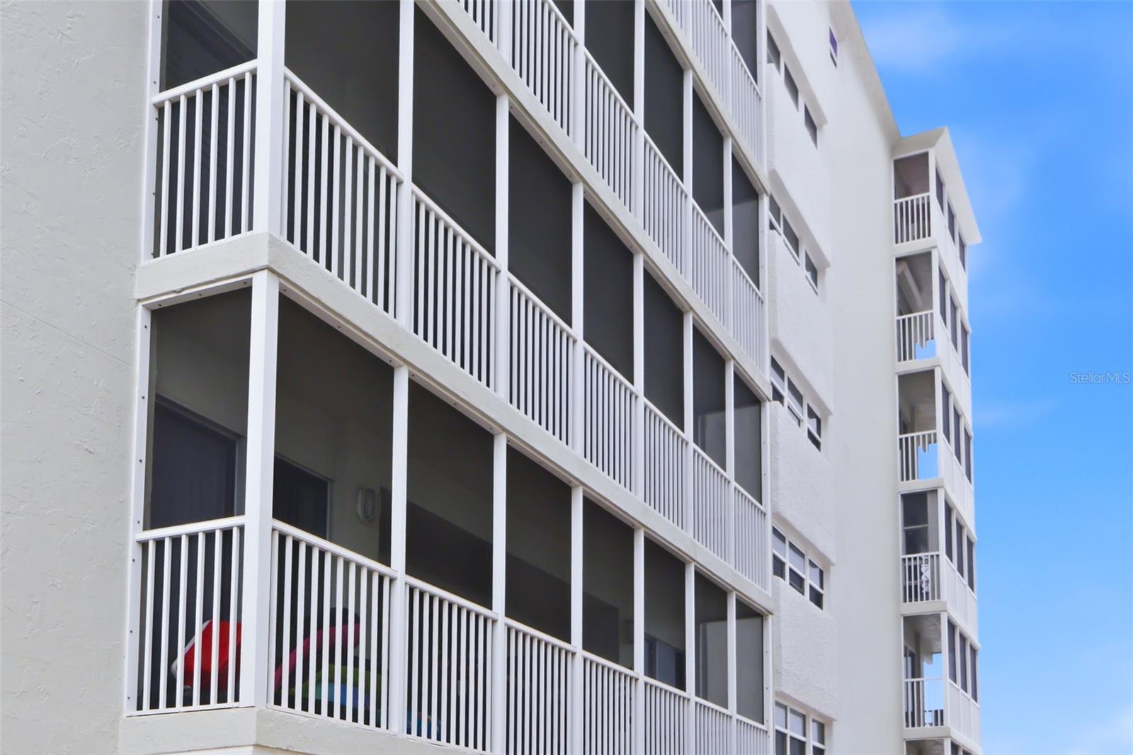 Image 12 of 68 For 6312 Midnight Pass Road 305s