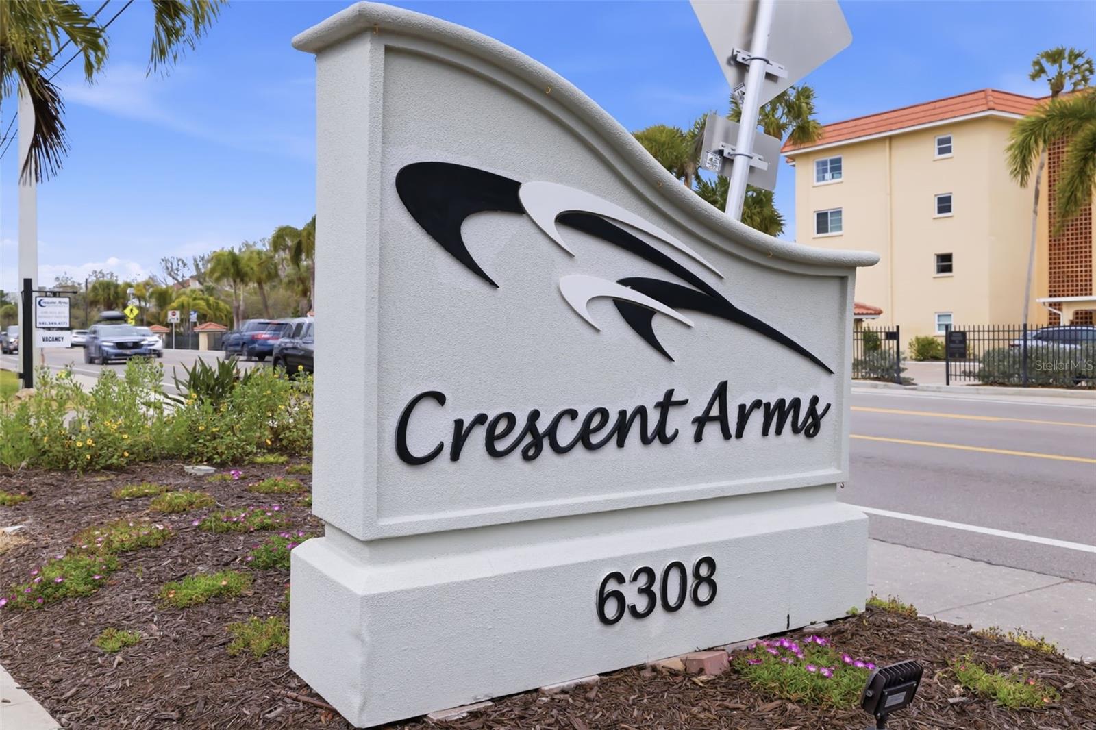 Image 19 of 68 For 6312 Midnight Pass Road 305s