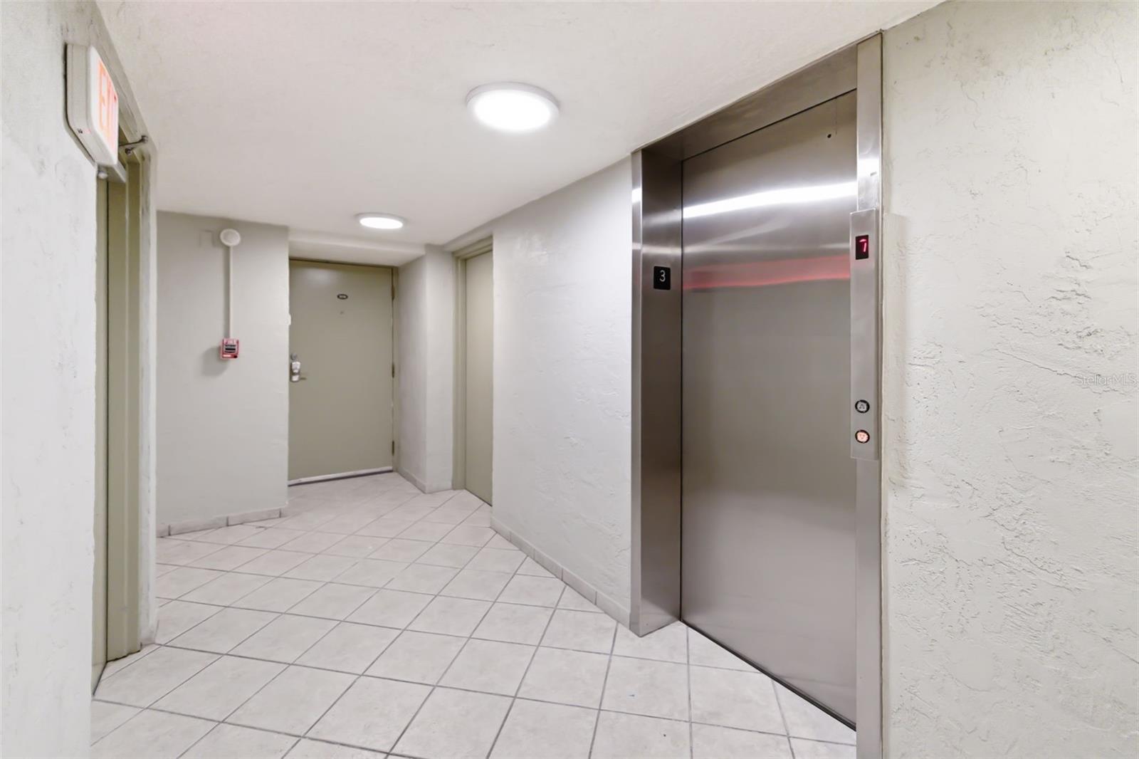 Image 22 of 68 For 6312 Midnight Pass Road 305s