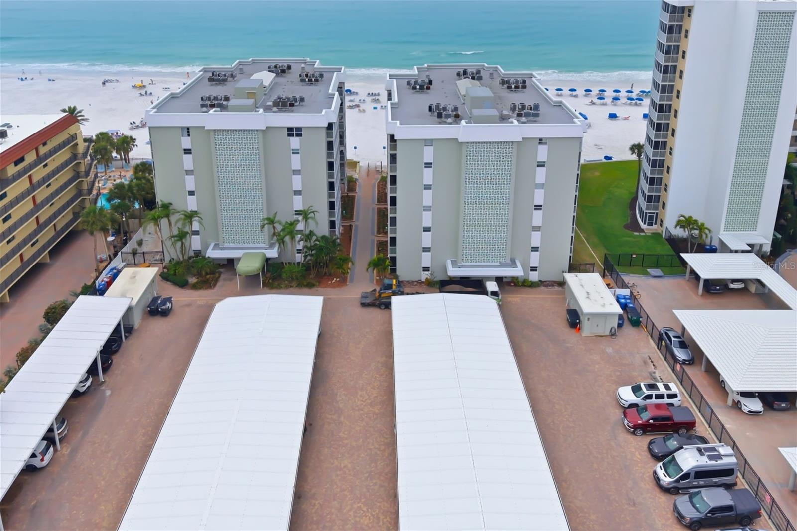 Image 4 of 68 For 6312 Midnight Pass Road 305s