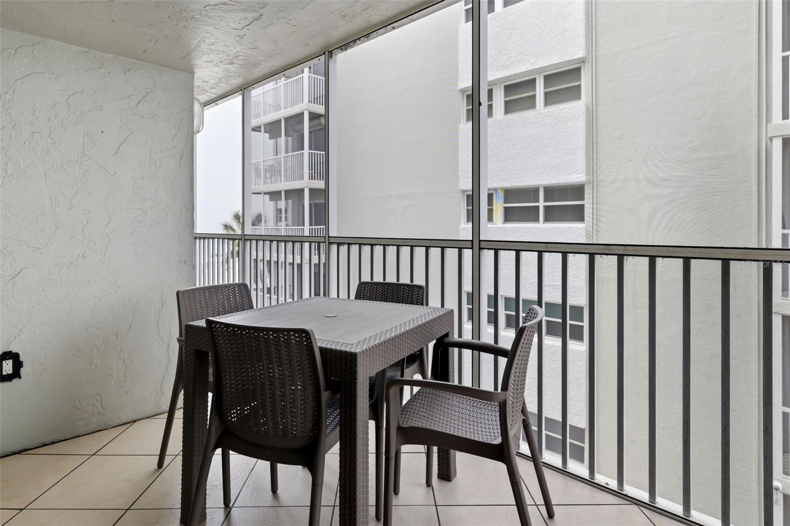 Image 42 of 68 For 6312 Midnight Pass Road 305s