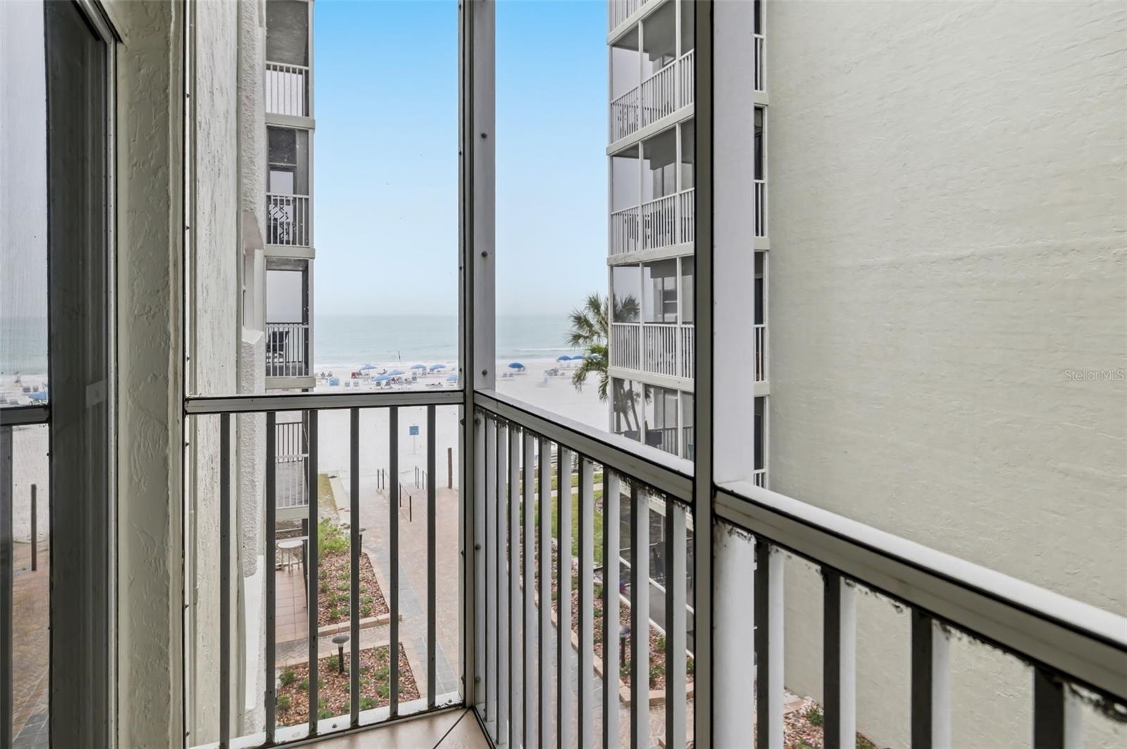 Image 43 of 68 For 6312 Midnight Pass Road 305s