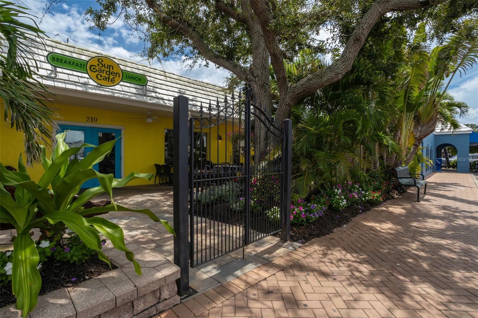 Image 64 of 68 For 6312 Midnight Pass Road 305s