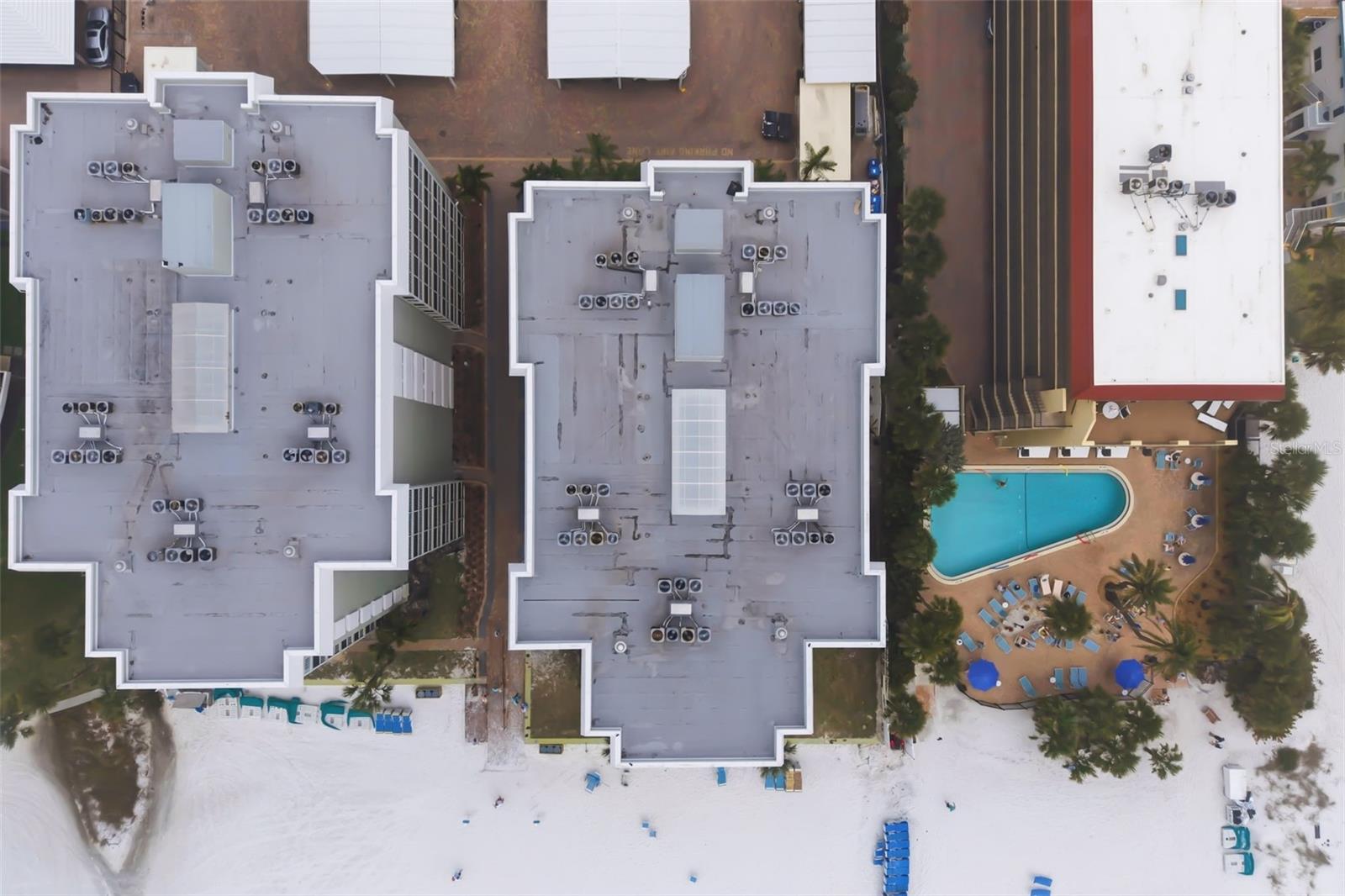 Image 8 of 68 For 6312 Midnight Pass Road 305s