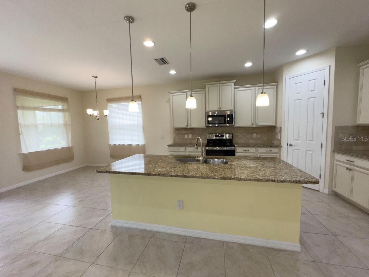 Image 13 of 39 For 11487 Blackfin Street