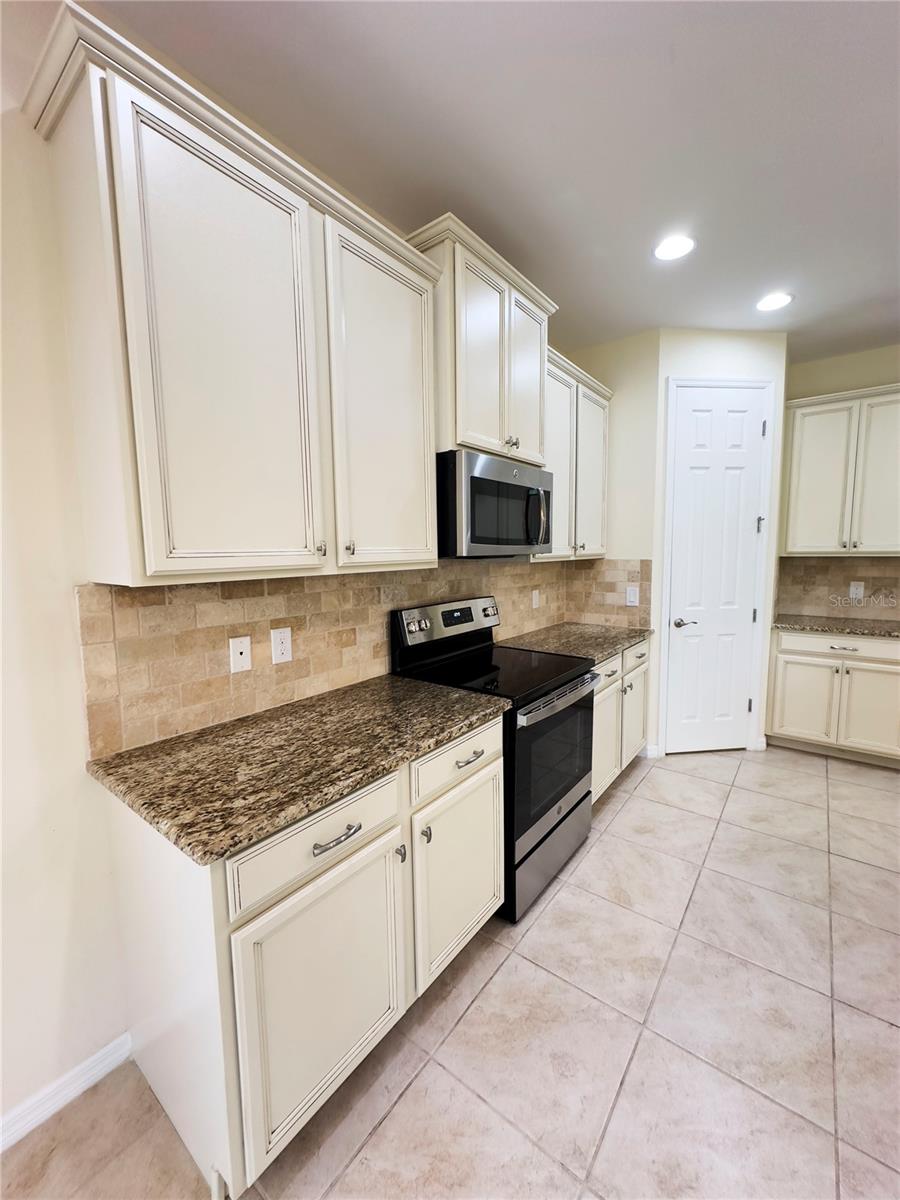 Image 8 of 39 For 11487 Blackfin Street