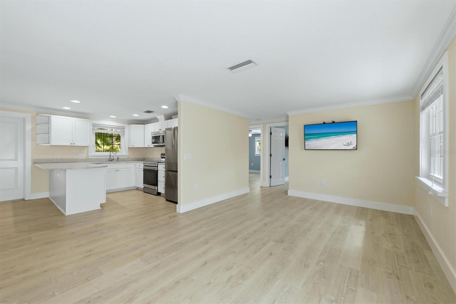 Image 8 of 46 For 5803 De Palmas Avenue