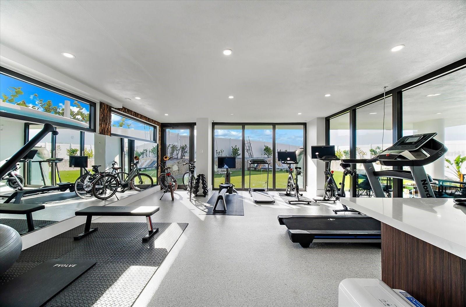 Image 14 of 90 For 811 Shore Drive