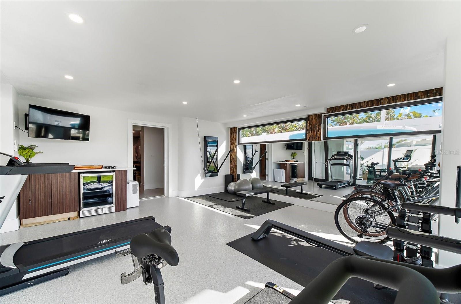 Image 15 of 90 For 811 Shore Drive