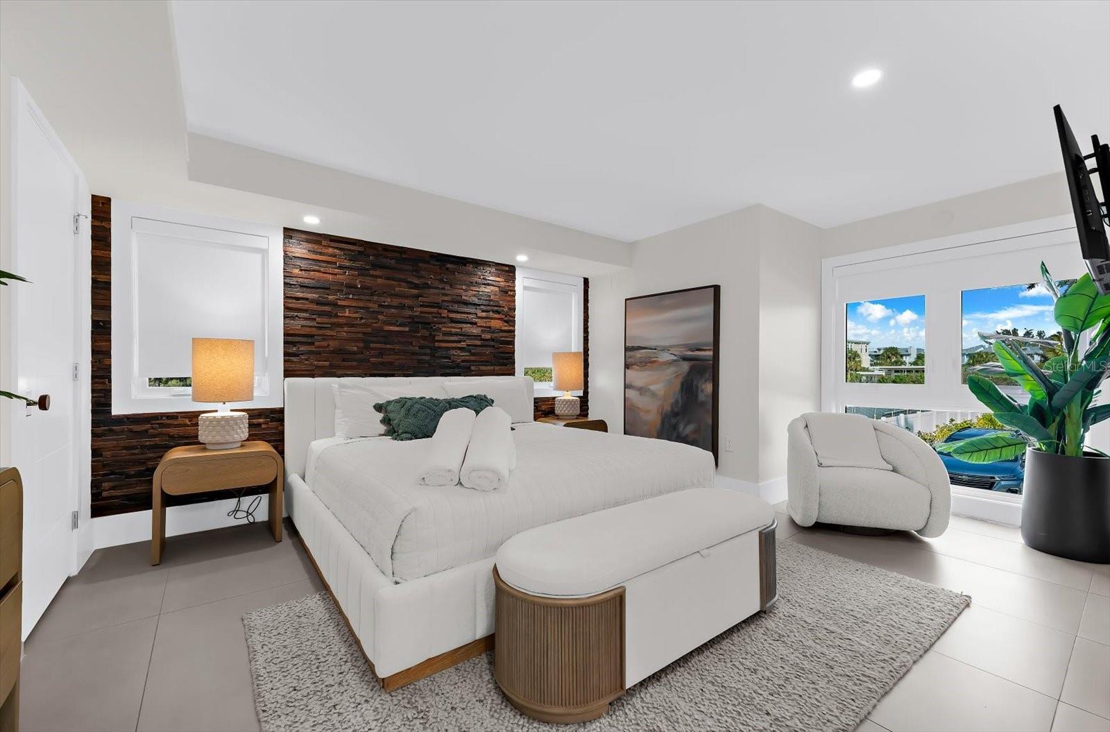 Image 20 of 90 For 811 Shore Drive