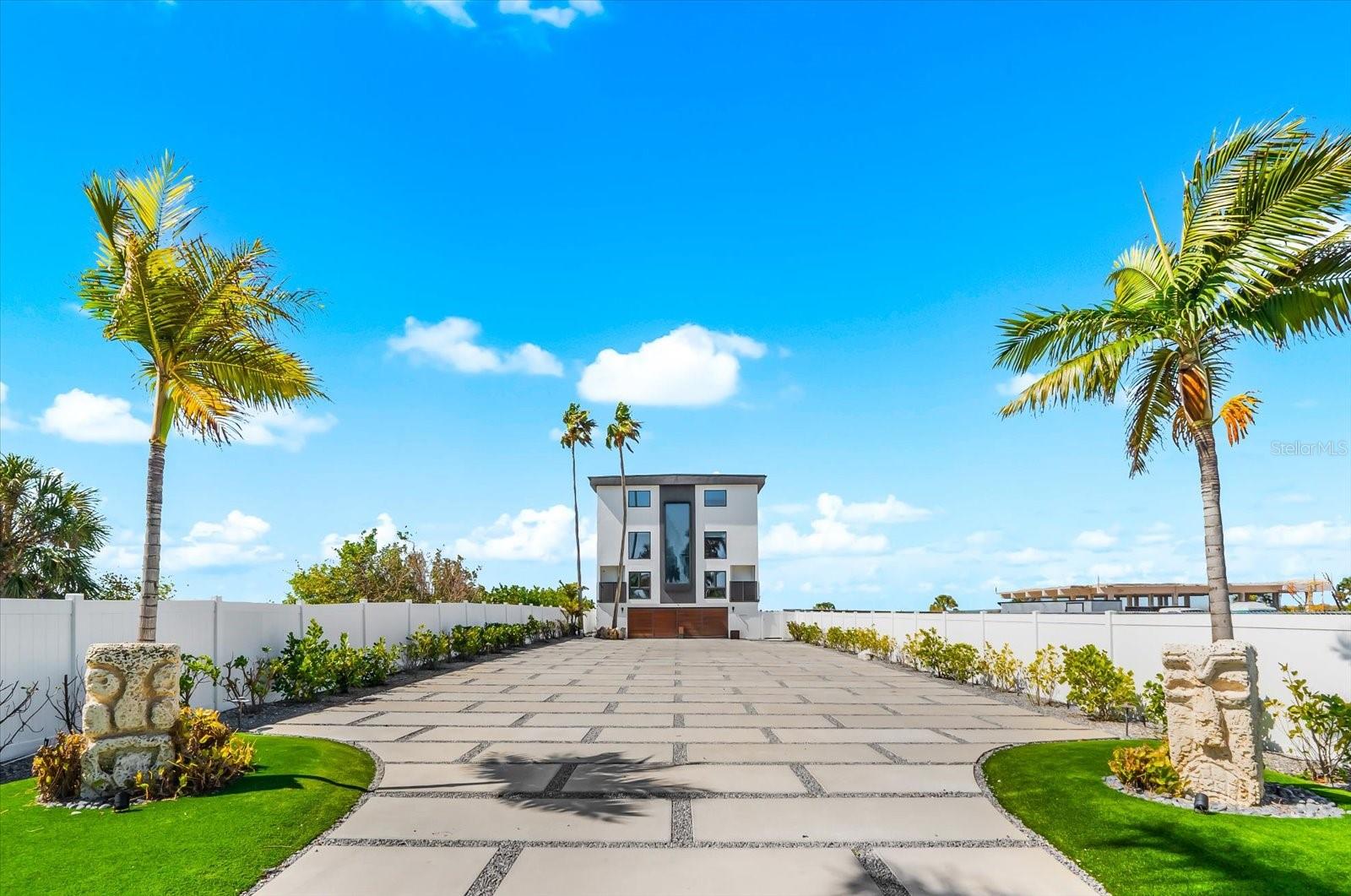 Image 3 of 90 For 811 Shore Drive