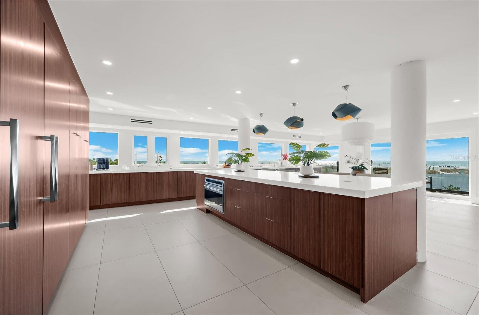 Image 31 of 90 For 811 Shore Drive