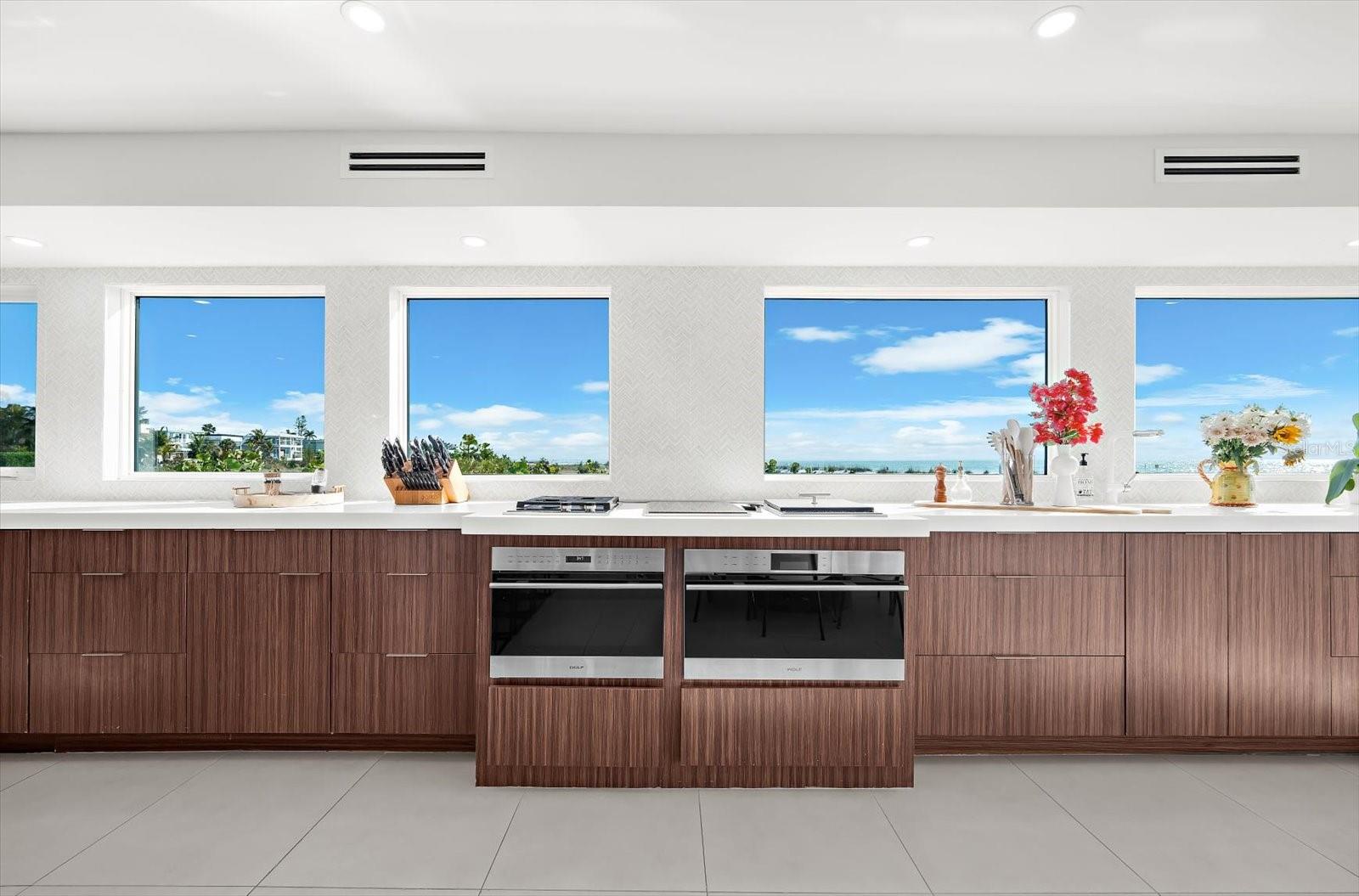 Image 34 of 90 For 811 Shore Drive