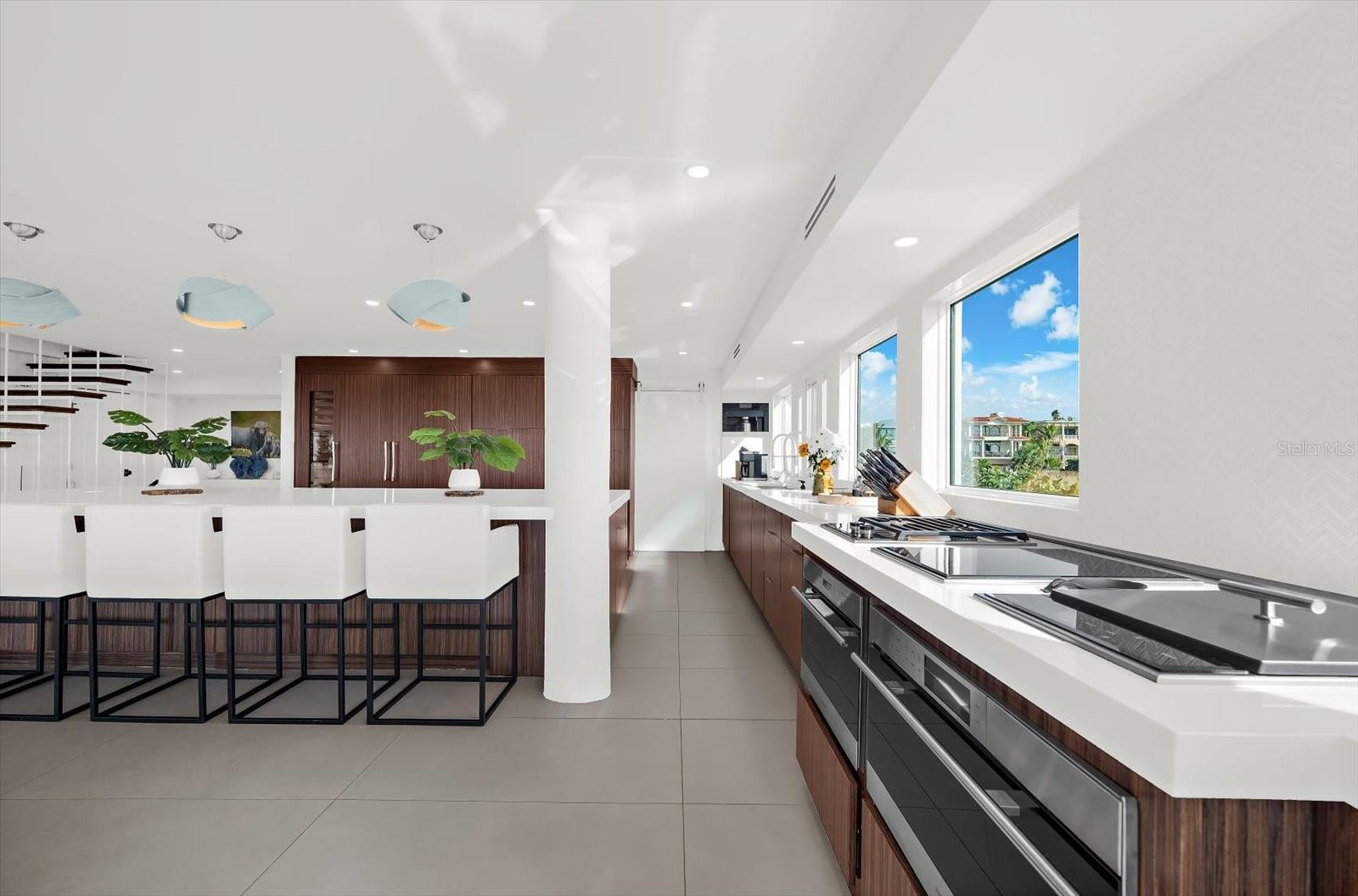 Image 38 of 90 For 811 Shore Drive