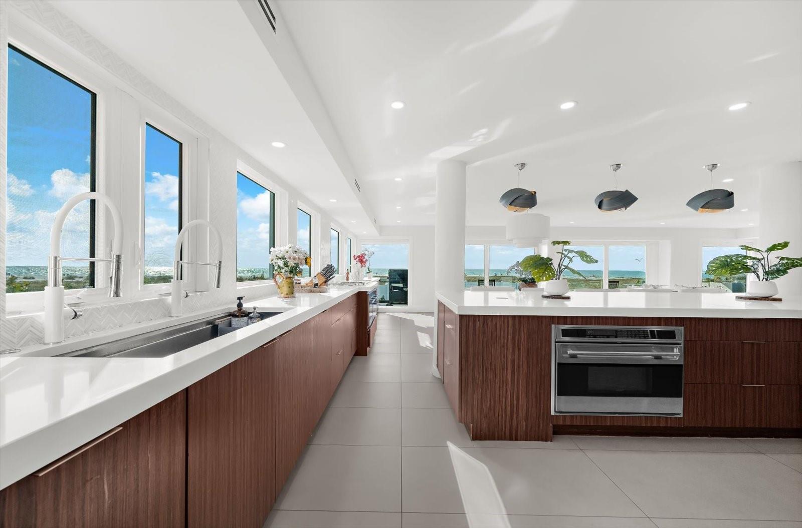 Image 39 of 90 For 811 Shore Drive