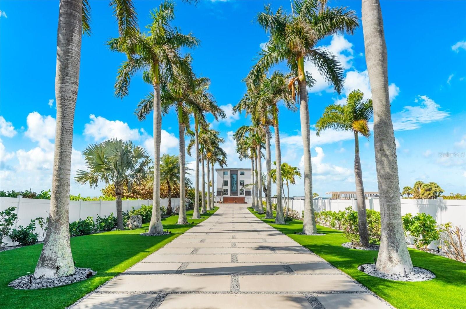 Image 4 of 90 For 811 Shore Drive