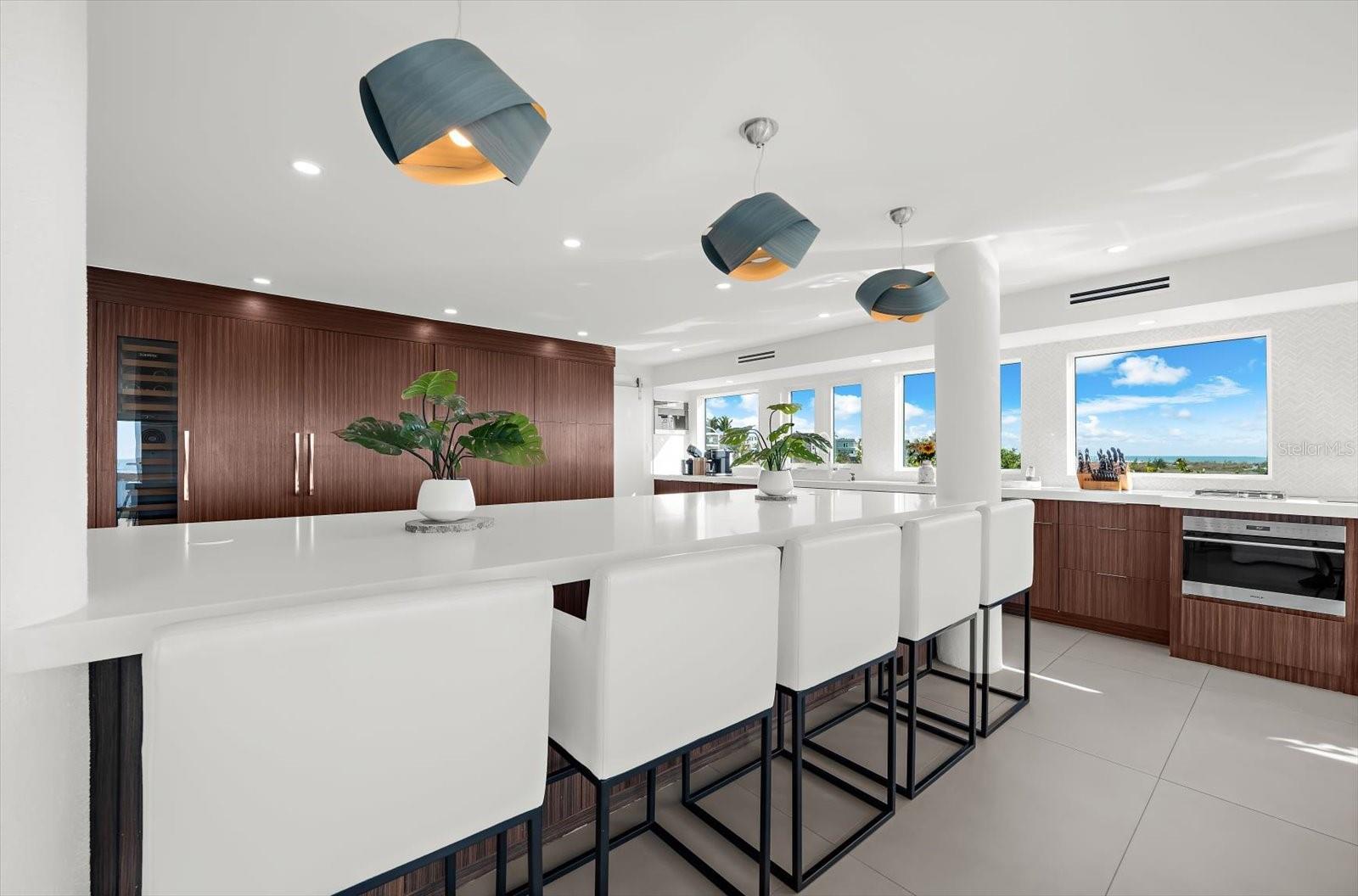 Image 40 of 90 For 811 Shore Drive