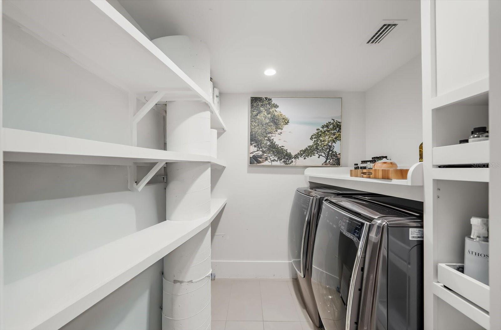 Image 50 of 90 For 811 Shore Drive