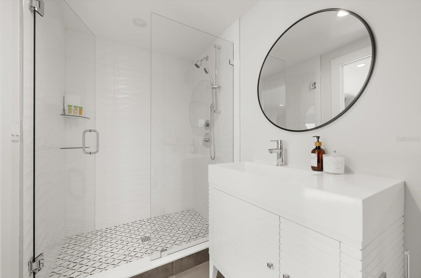 Image 51 of 90 For 811 Shore Drive