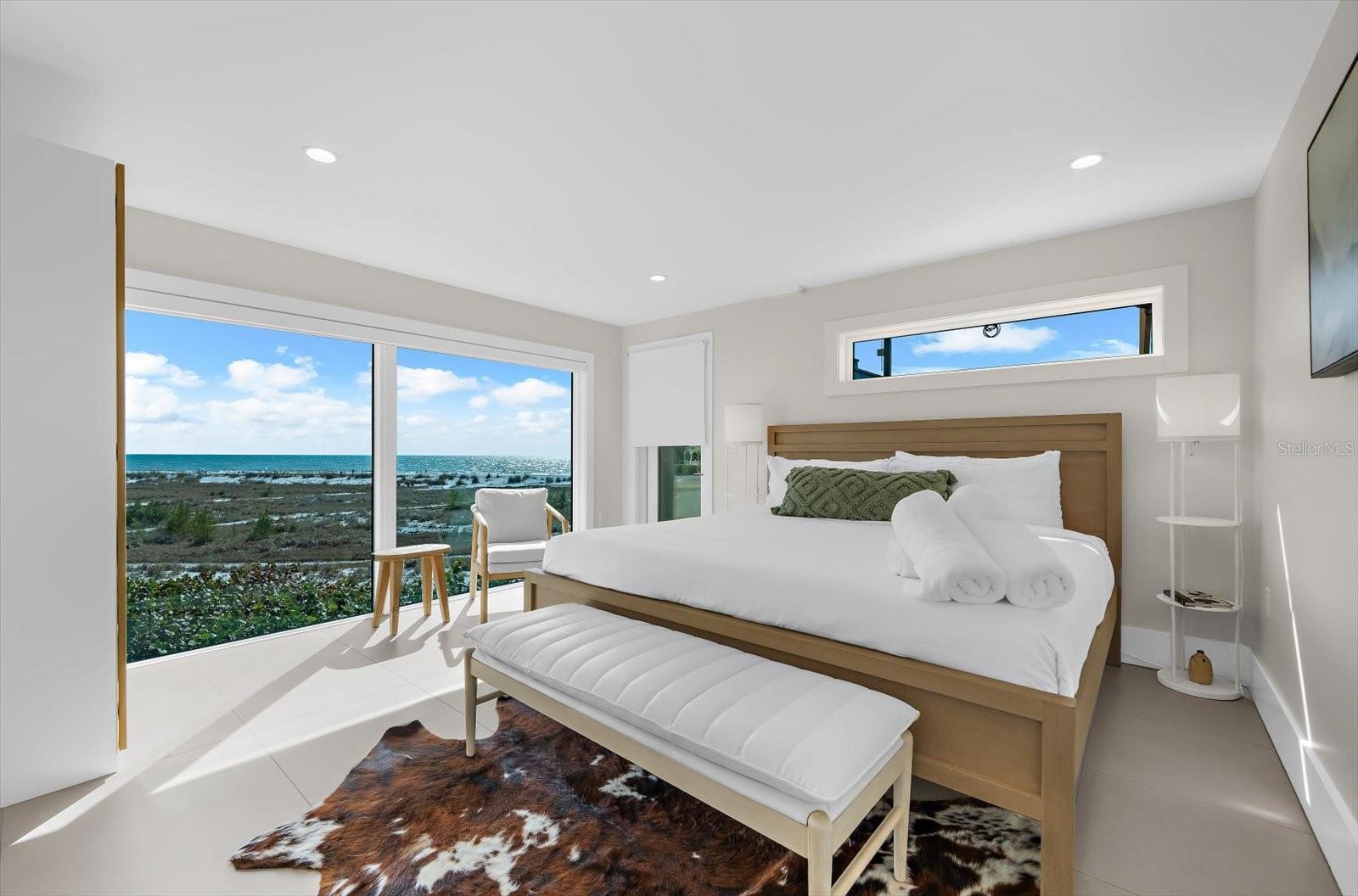 Image 52 of 90 For 811 Shore Drive