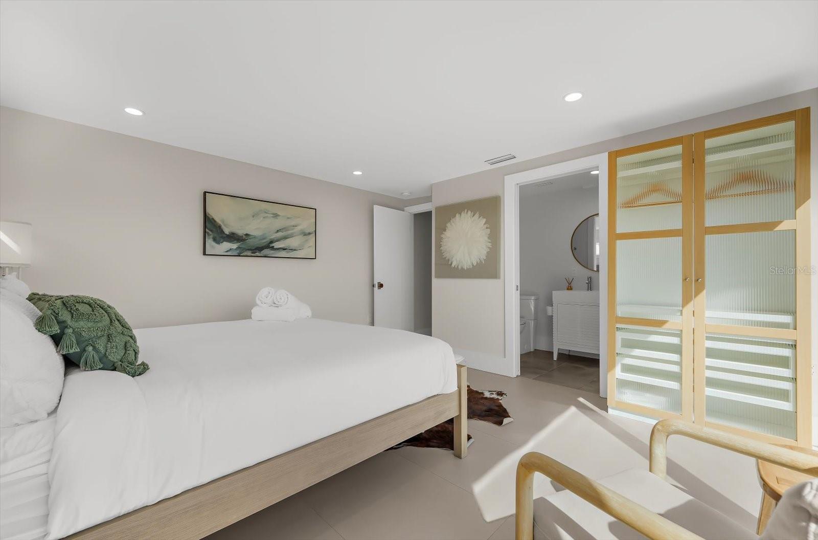 Image 54 of 90 For 811 Shore Drive