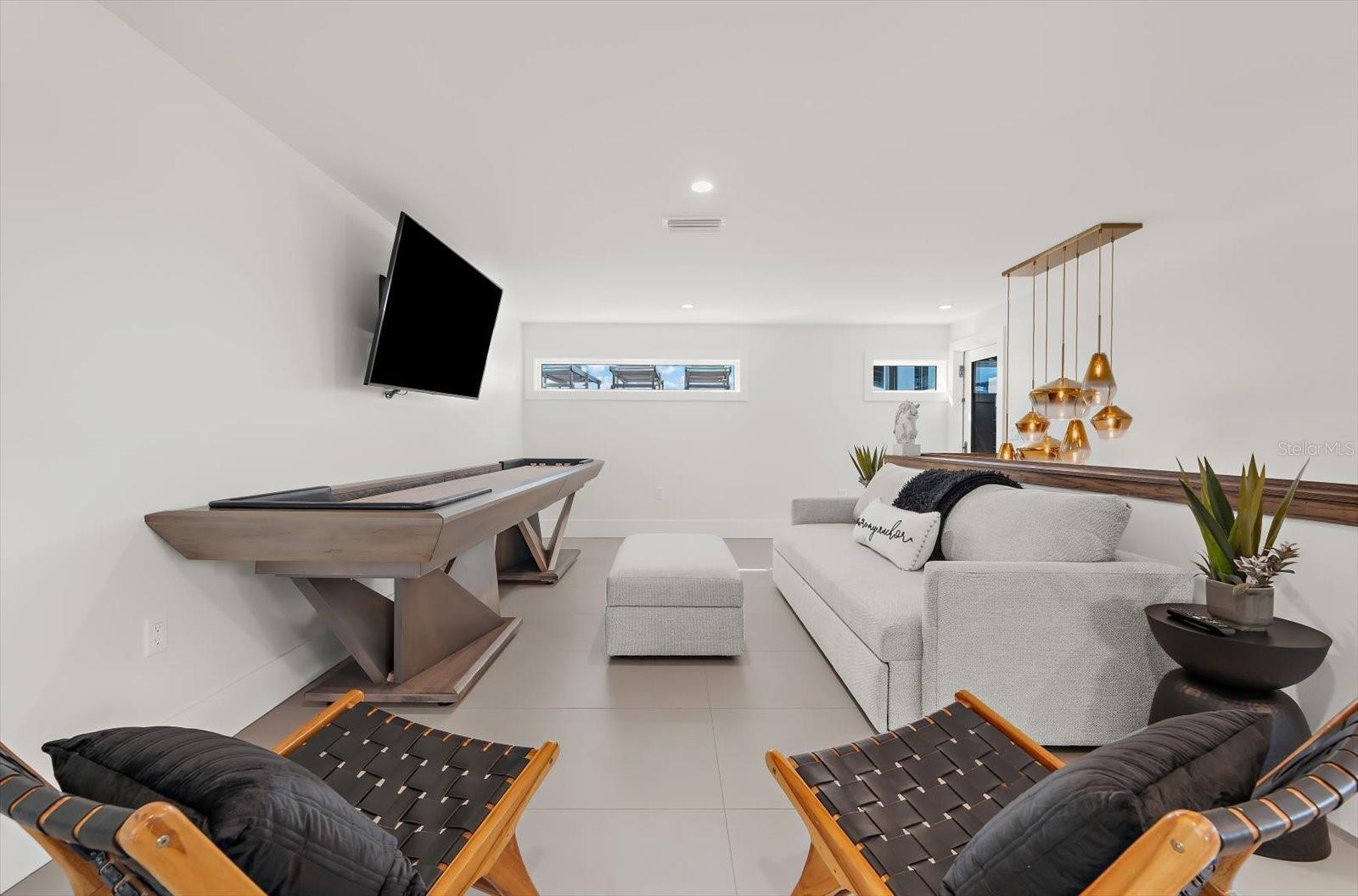 Image 58 of 90 For 811 Shore Drive