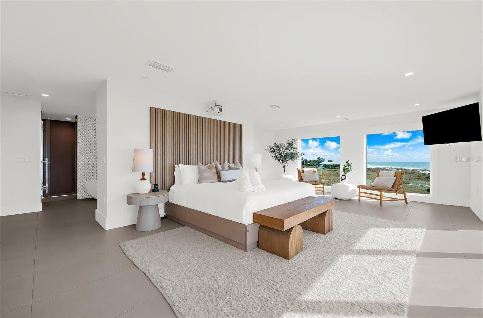 Image 68 of 90 For 811 Shore Drive