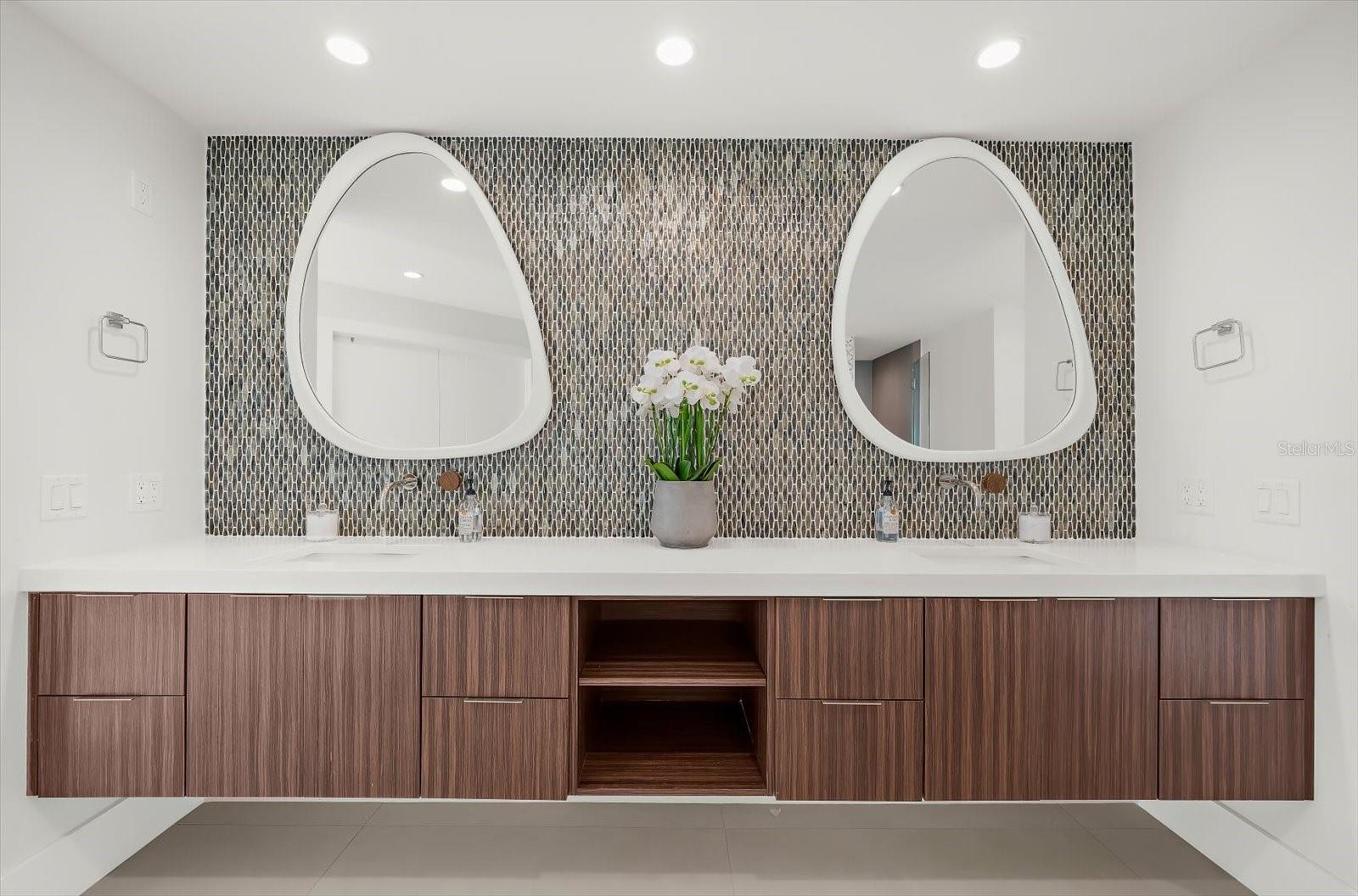 Image 73 of 90 For 811 Shore Drive