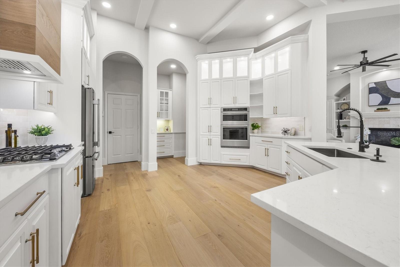 Image 16 of 51 For 6922 Stanhope Place