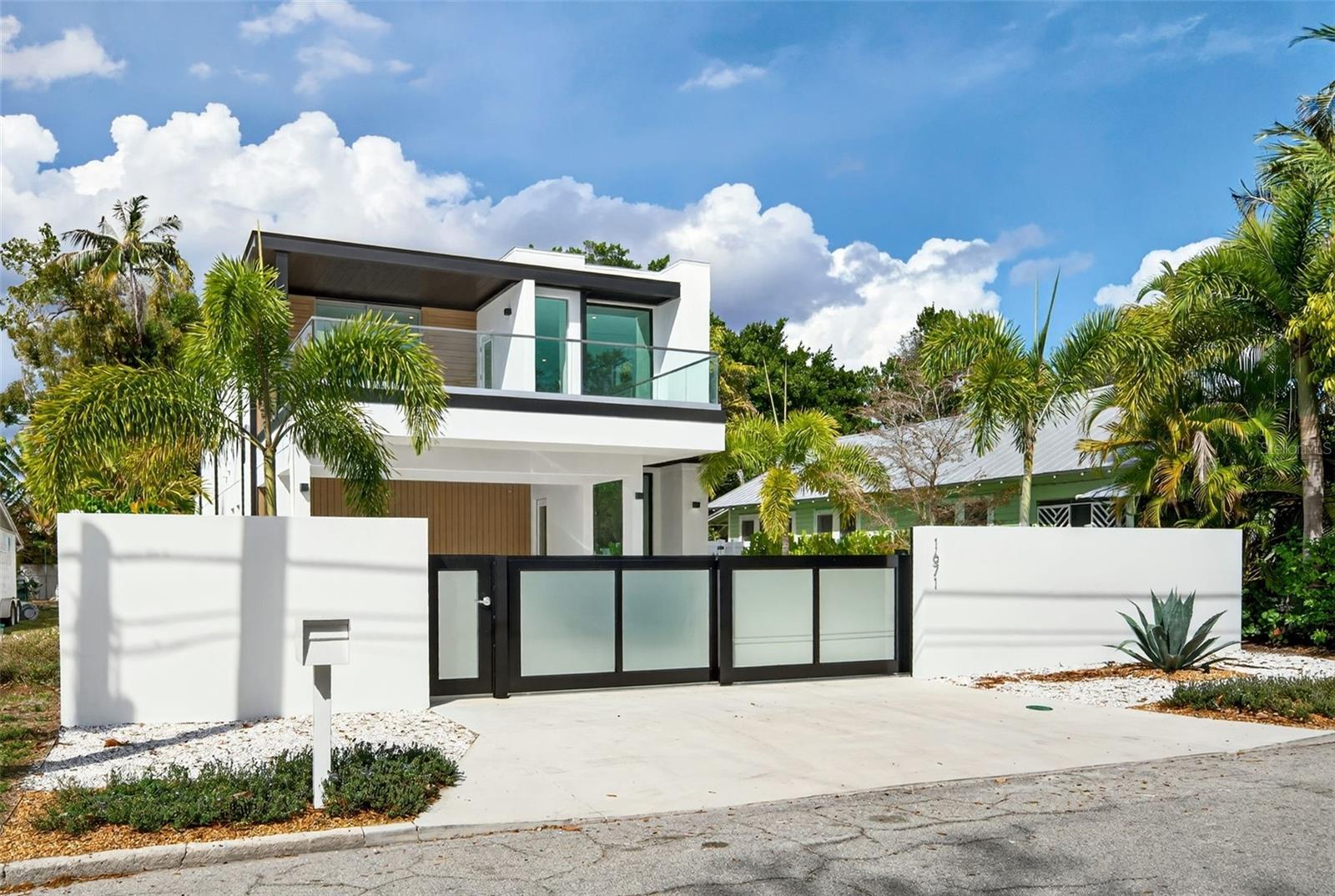 Image 3 of 46 For 1671 Arlington Street