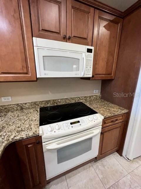 Image 7 of 32 For 7710 Lake Vista Court 303