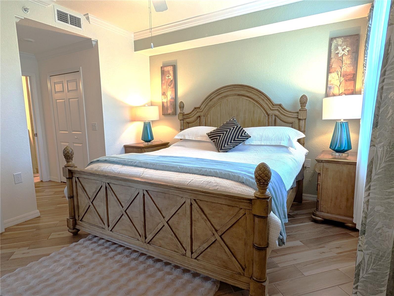 Image 24 of 47 For 16706 Vardon Terrace 208